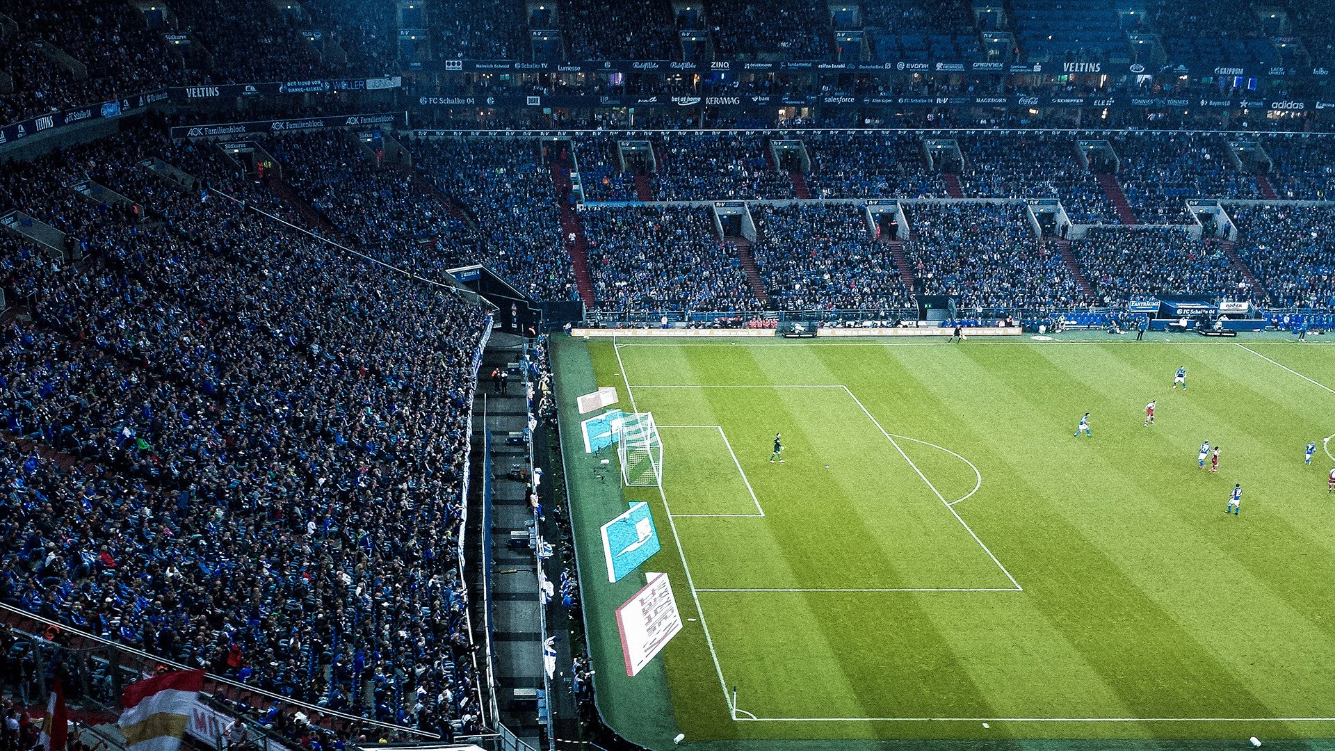 大比分获胜引爆全场！，莱万多夫斯基意外战胜西班牙队上演精彩一战