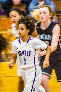 篮球赛场焦点！俄罗斯队对阵中国队，连胜纪录继续刷新，球队势不可挡